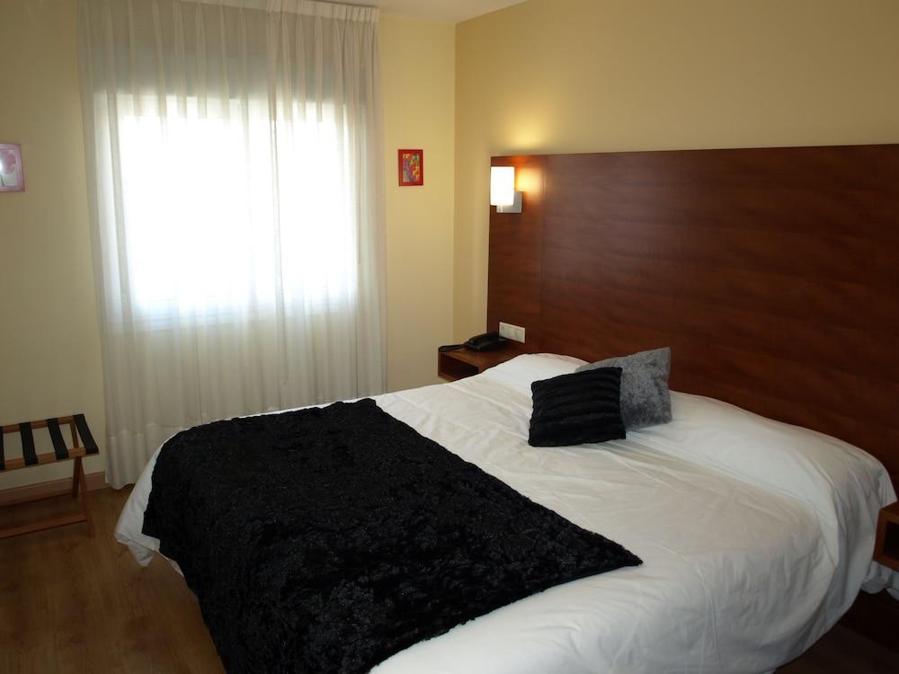 Pension Viella Asturias Oviedo Exteriér fotografie